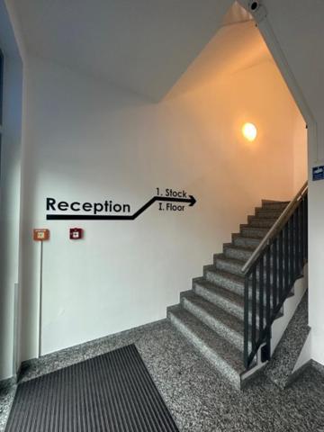 Arena Hostel & Monteurzimmer Hamborg Eksteriør billede